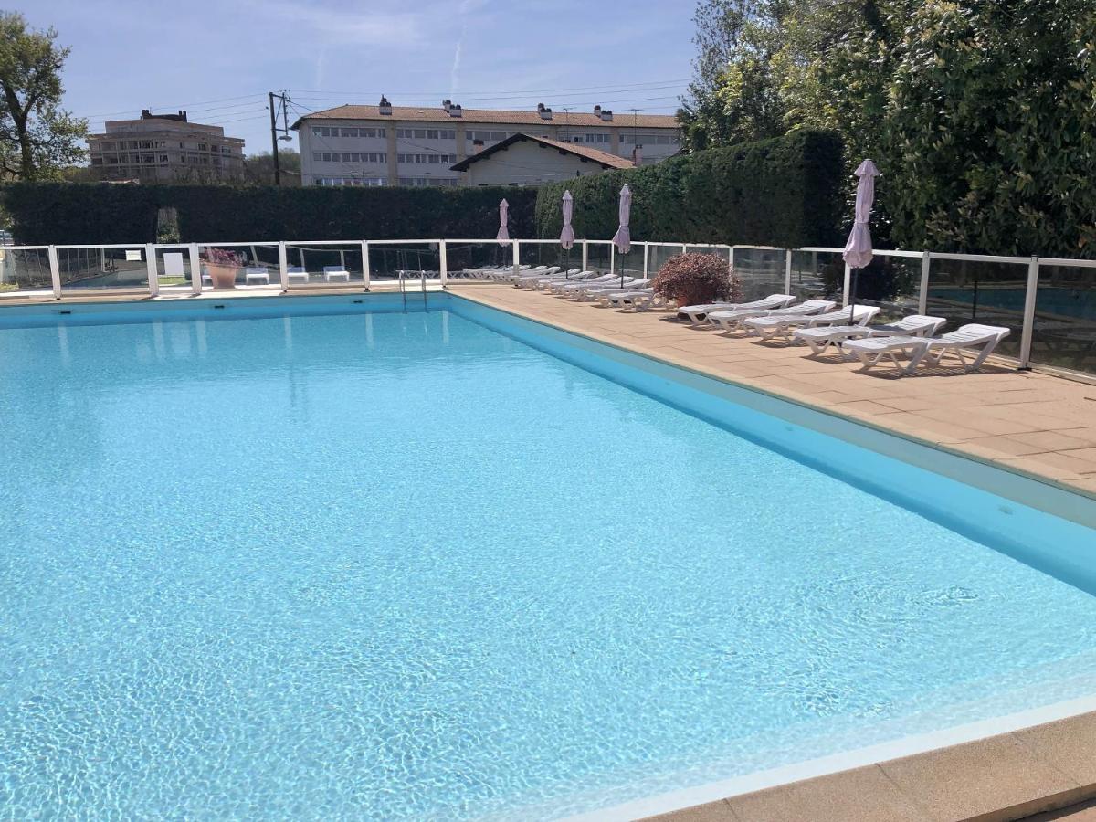 Studio Au Calme Avec Piscine, Face Golf, Parking Gratuit, Tout A Pied A 10Mn Centre Ville Ciboure Exterior foto